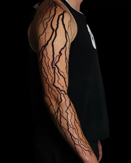 Tatuagem no Braço Masculino: 30 Fotos de Uma Jornada de Pele e Alma 18 tatuagem masculina no braco foto 18