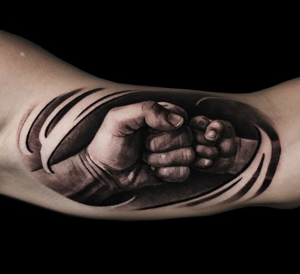 Tatuagem no Braço Masculino: 30 Fotos de Uma Jornada de Pele e Alma 21 tatuagem masculina no braco foto 21