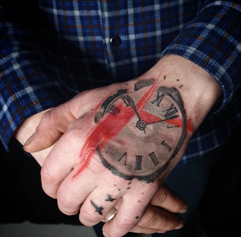 Tatuagem na Mão: 40 fotos de tattoos exclusivas 20 tatuagem na mao foto 20