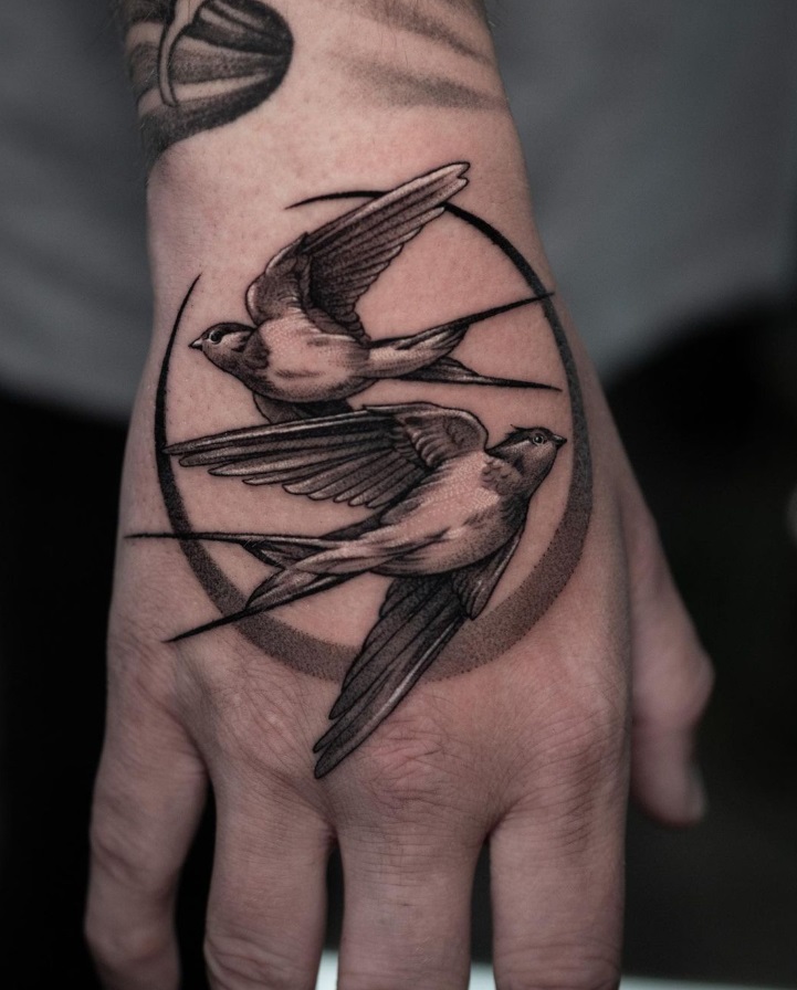 Tatuagem na Mão: 40 fotos de tattoos exclusivas 3 tatuagem na mao foto 3