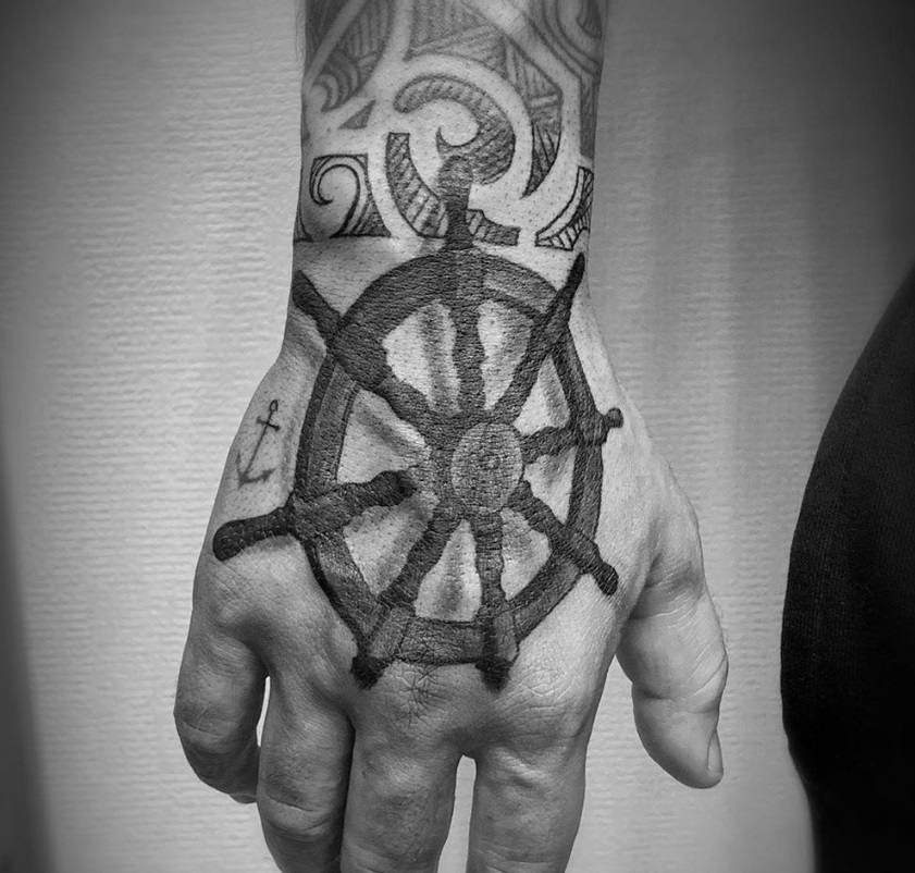 Tatuagem na Mão: 40 fotos de tattoos exclusivas 36 tatuagem na mao foto 36