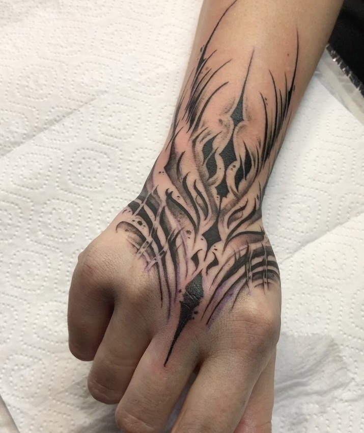 Tatuagem na Mão: 40 fotos de tattoos exclusivas 7 tatuagem na mao foto 7